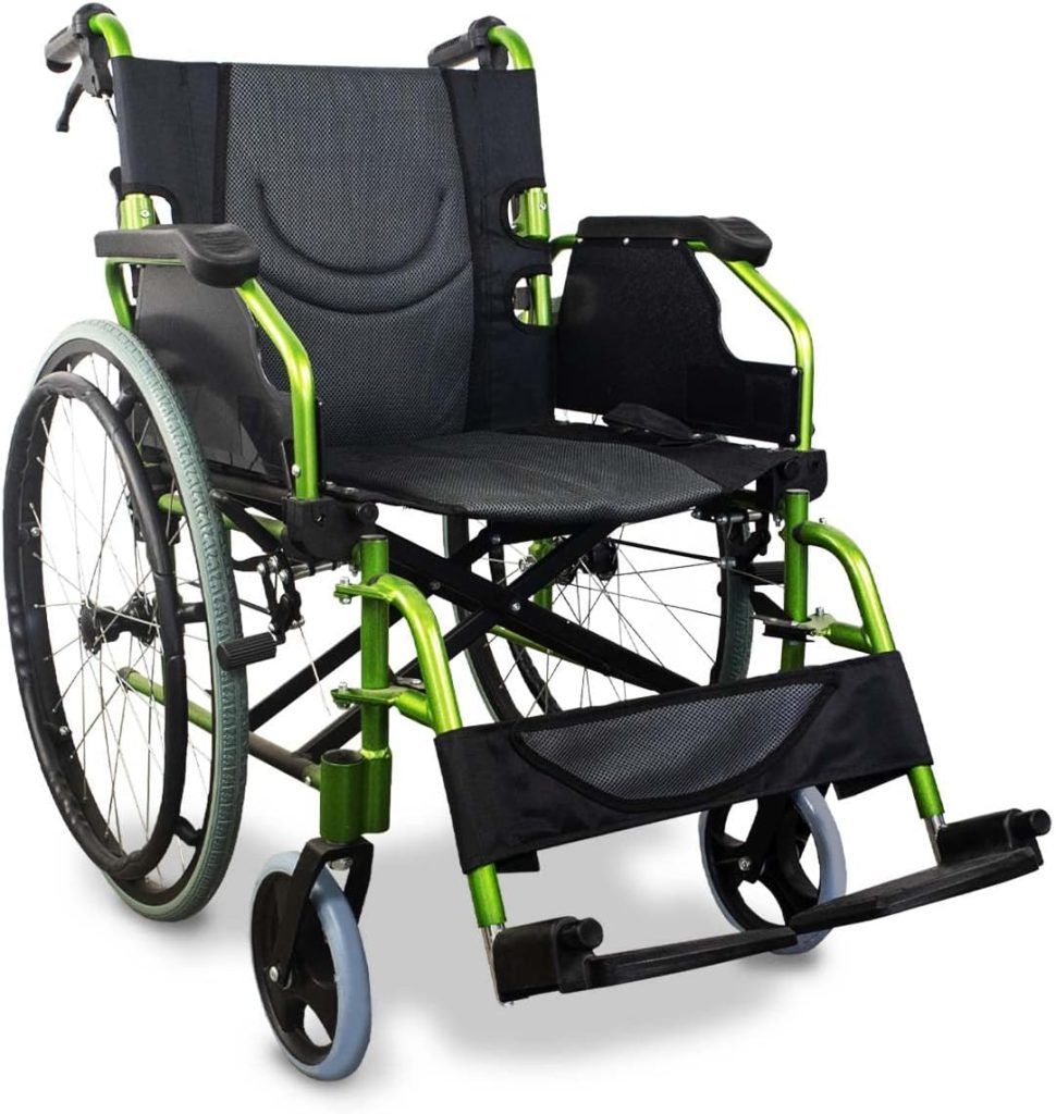 Sillas de ruedas con asiento y respaldo acolchados para mayor comodidad.